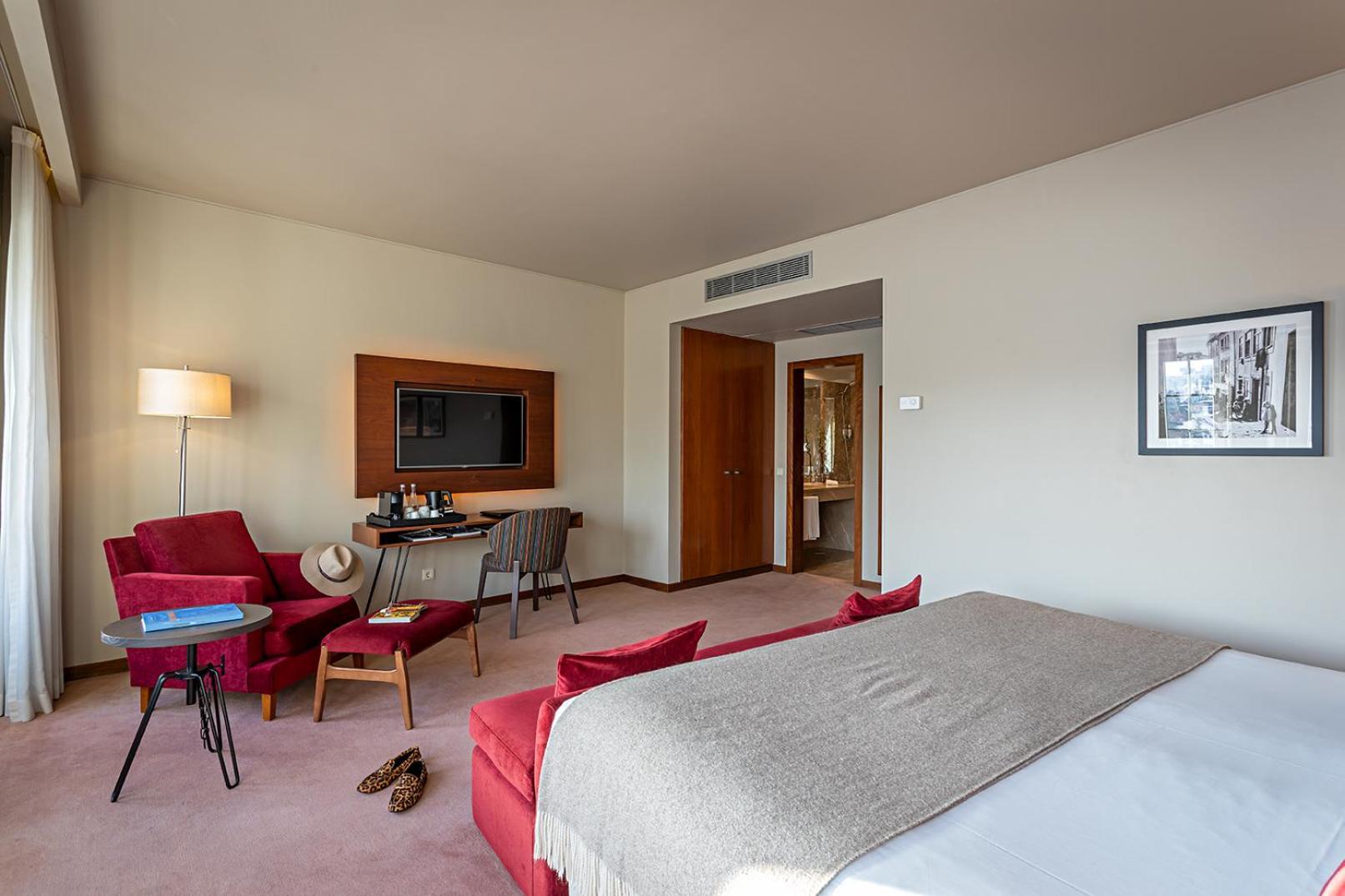 Triple Suite Grand View,1644403282:JPEG