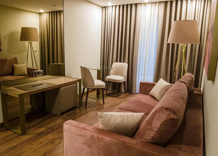 Hotel de 4 estrelas: Turim Oporto Hotel
